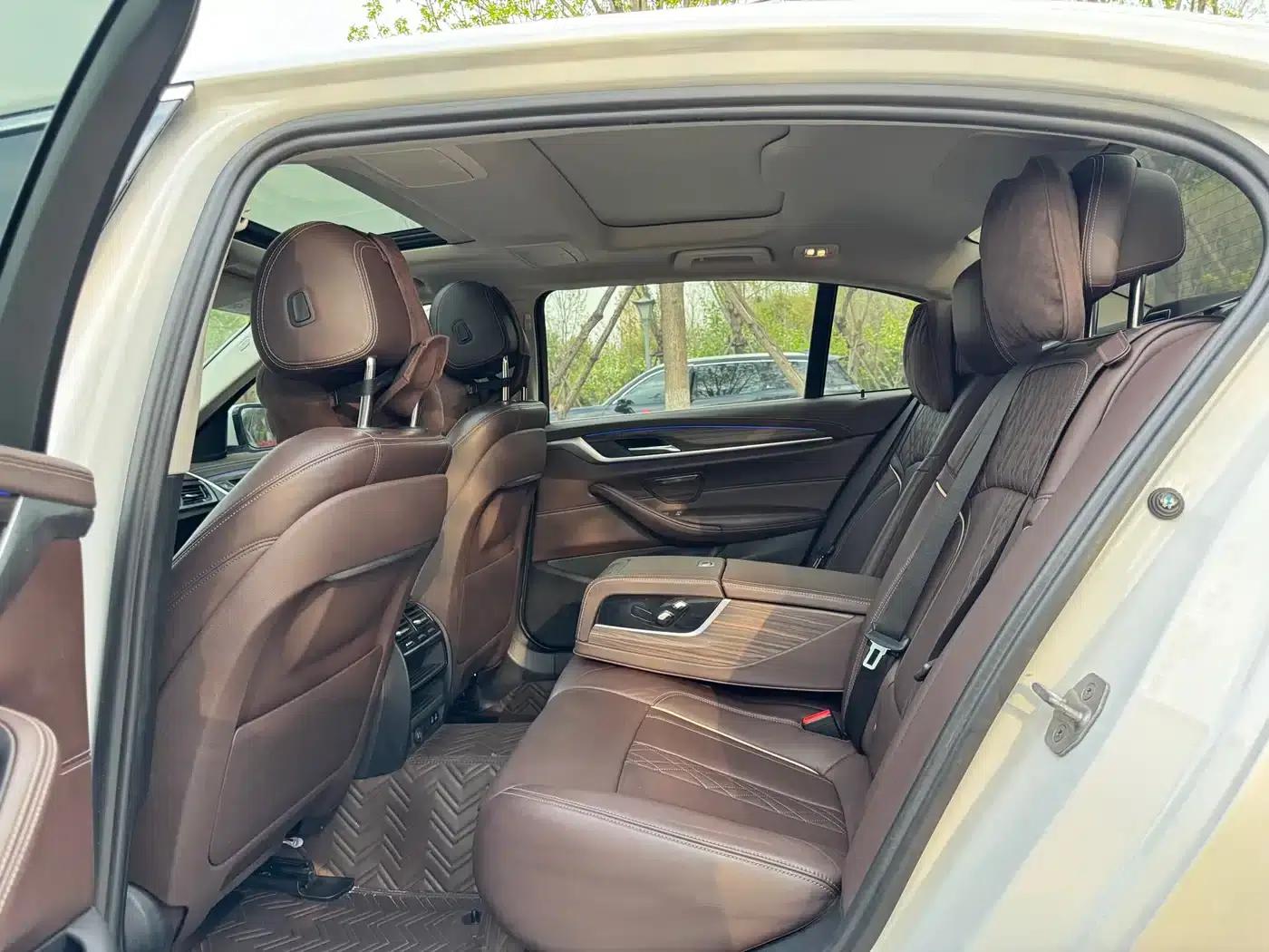 BMW 5 Series PHEV 2020 Mileage Upgrade Edition 530Le Luxury Package — миниатюра 5