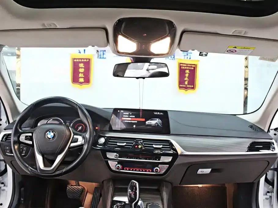 BMW 5 Series PHEV 2019 530Le Luxury Package — миниатюра 15