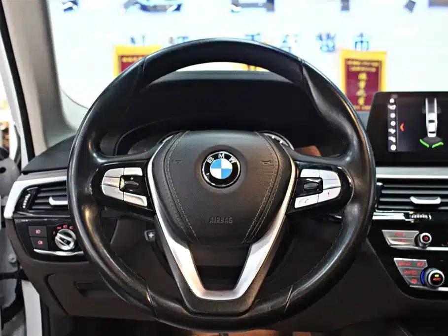 BMW 5 Series PHEV 2019 530Le Luxury Package — миниатюра 5