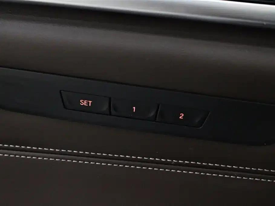 BMW 5 Series PHEV 2019 530Le Luxury Package — миниатюра 7