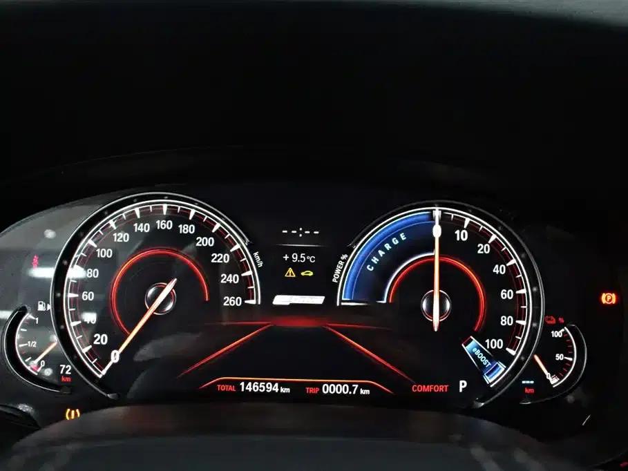 BMW 5 Series PHEV 2019 530Le Luxury Package — миниатюра 8