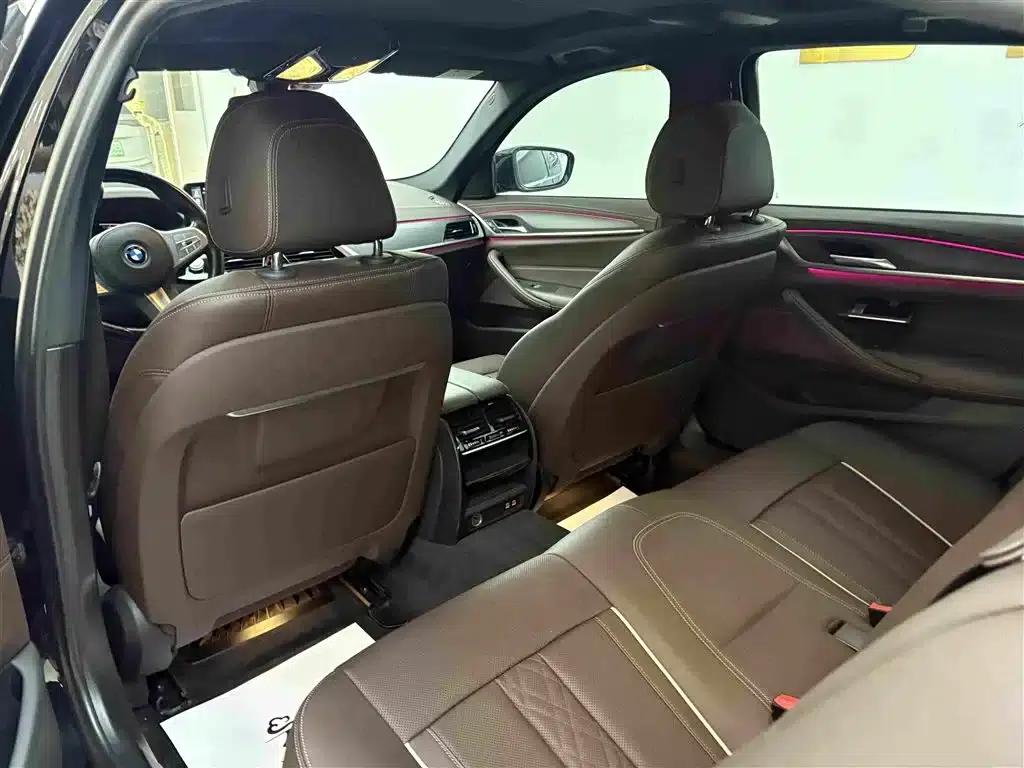 BMW 5 Series PHEV 2022 Facelift 535Le M Sport Package — миниатюра 11