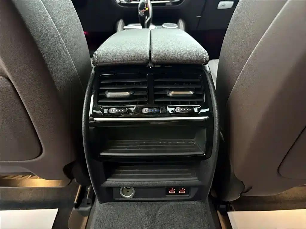 BMW 5 Series PHEV 2022 Facelift 535Le M Sport Package — миниатюра 13