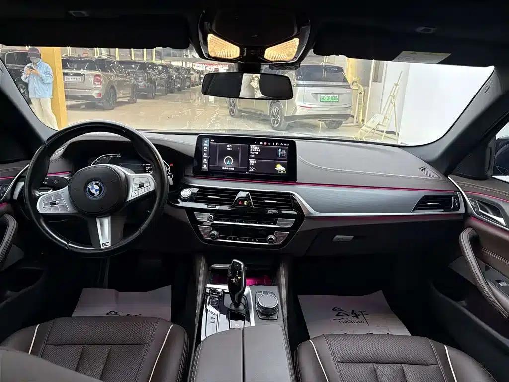 BMW 5 Series PHEV 2022 Facelift 535Le M Sport Package — миниатюра 14