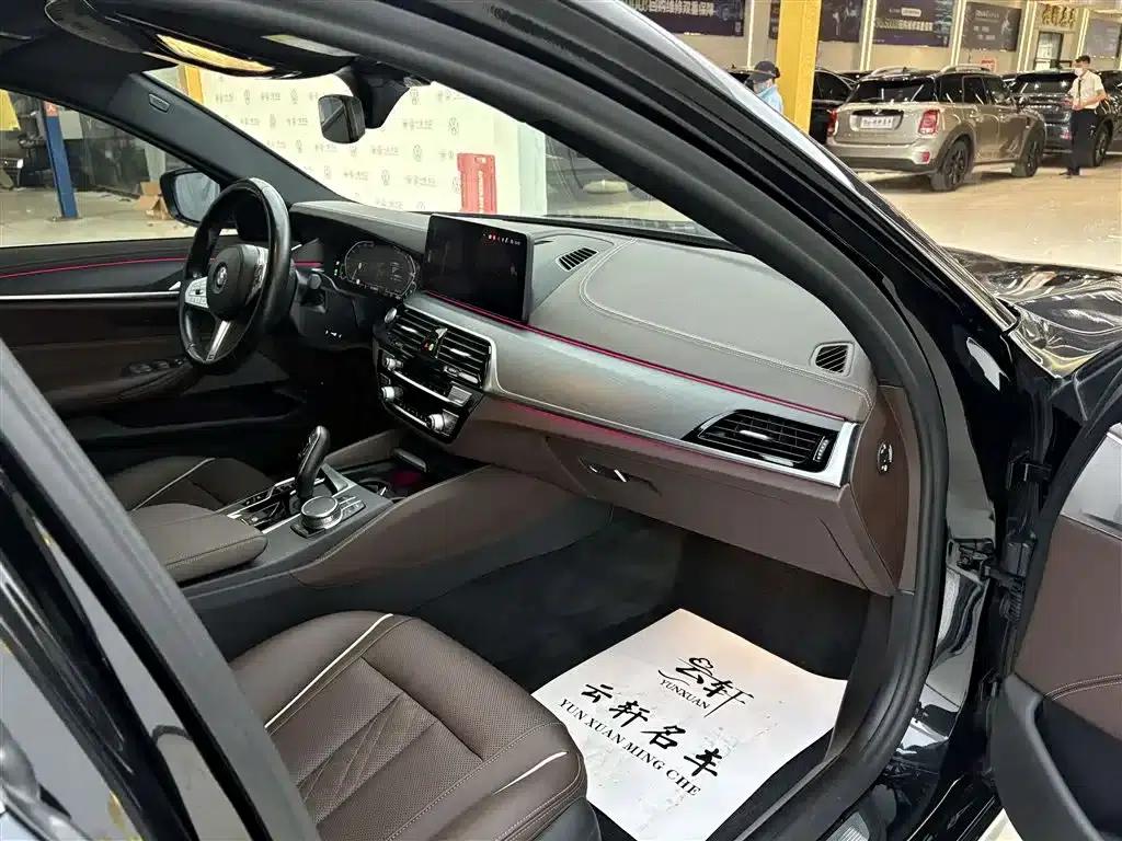 BMW 5 Series PHEV 2022 Facelift 535Le M Sport Package — миниатюра 16