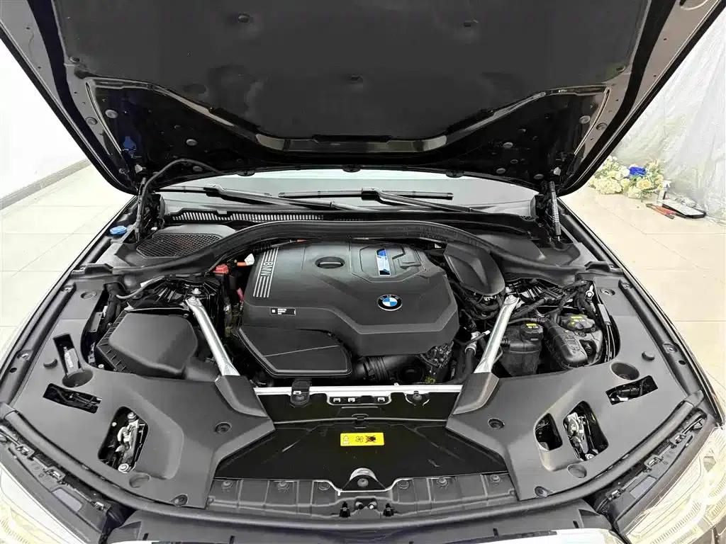 BMW 5 Series PHEV 2022 Facelift 535Le M Sport Package — миниатюра 17