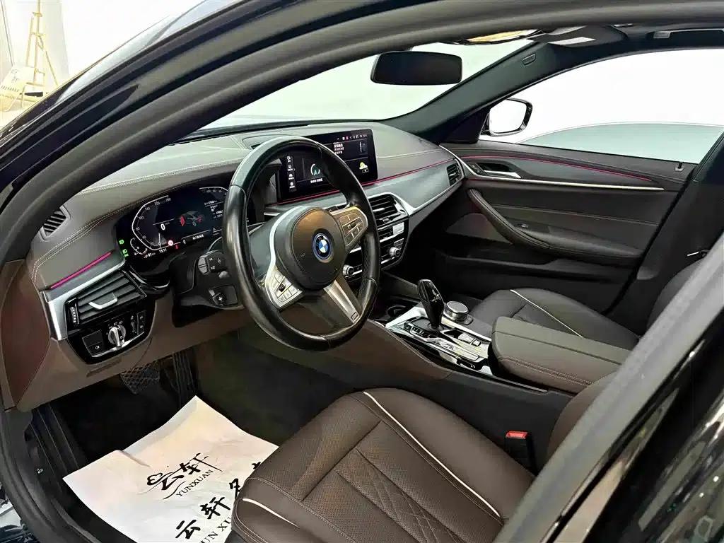 BMW 5 Series PHEV 2022 Facelift 535Le M Sport Package — миниатюра 7