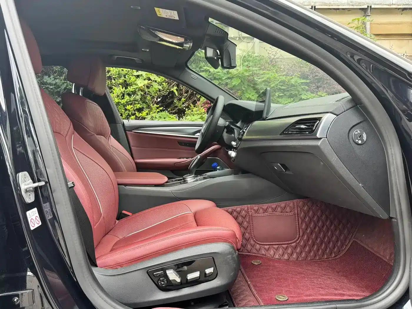 BMW 5 Series PHEV 2021 Facelift 535Le Pioneer Edition M Sport Package — миниатюра 12