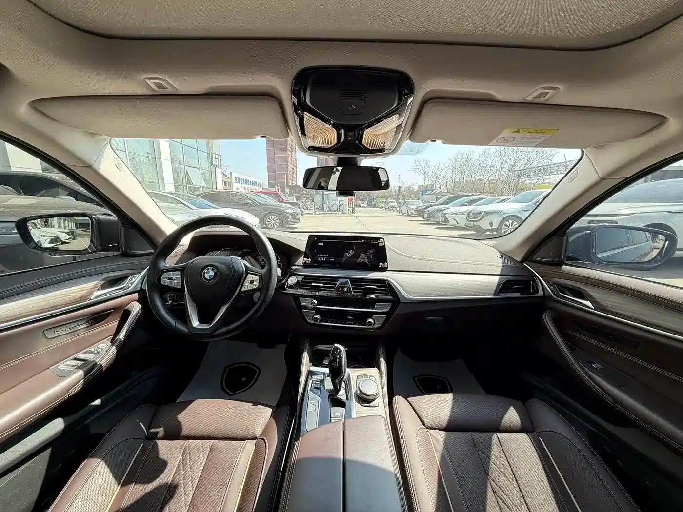BMW 5 Series PHEV 2020 Mileage Upgrade Edition 530Le Pioneer Edition — миниатюра 14