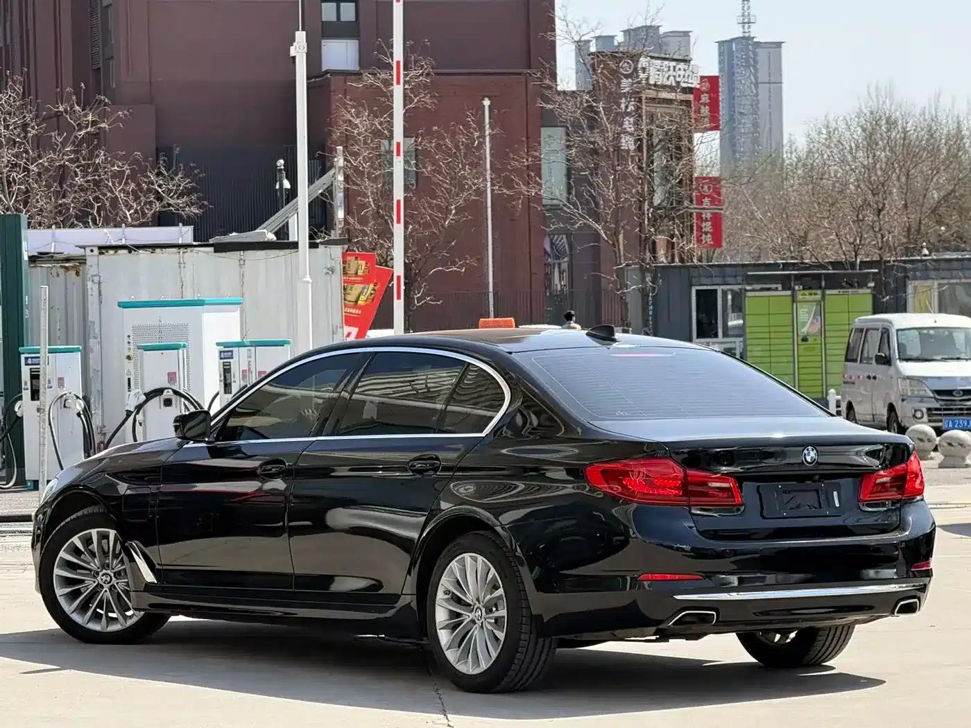 BMW 5 Series PHEV 2020 Mileage Upgrade Edition 530Le Pioneer Edition — миниатюра 6