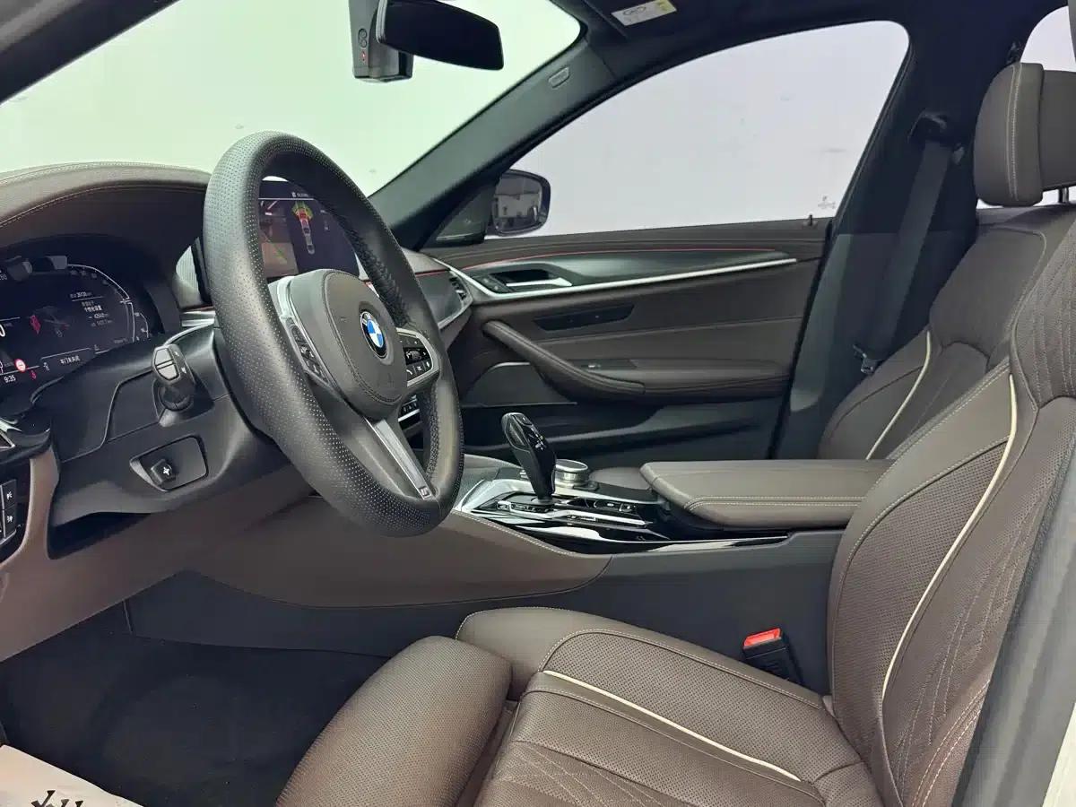 BMW 5 Series PHEV 2021 535Le Pioneer Edition M Sport Package — миниатюра 9