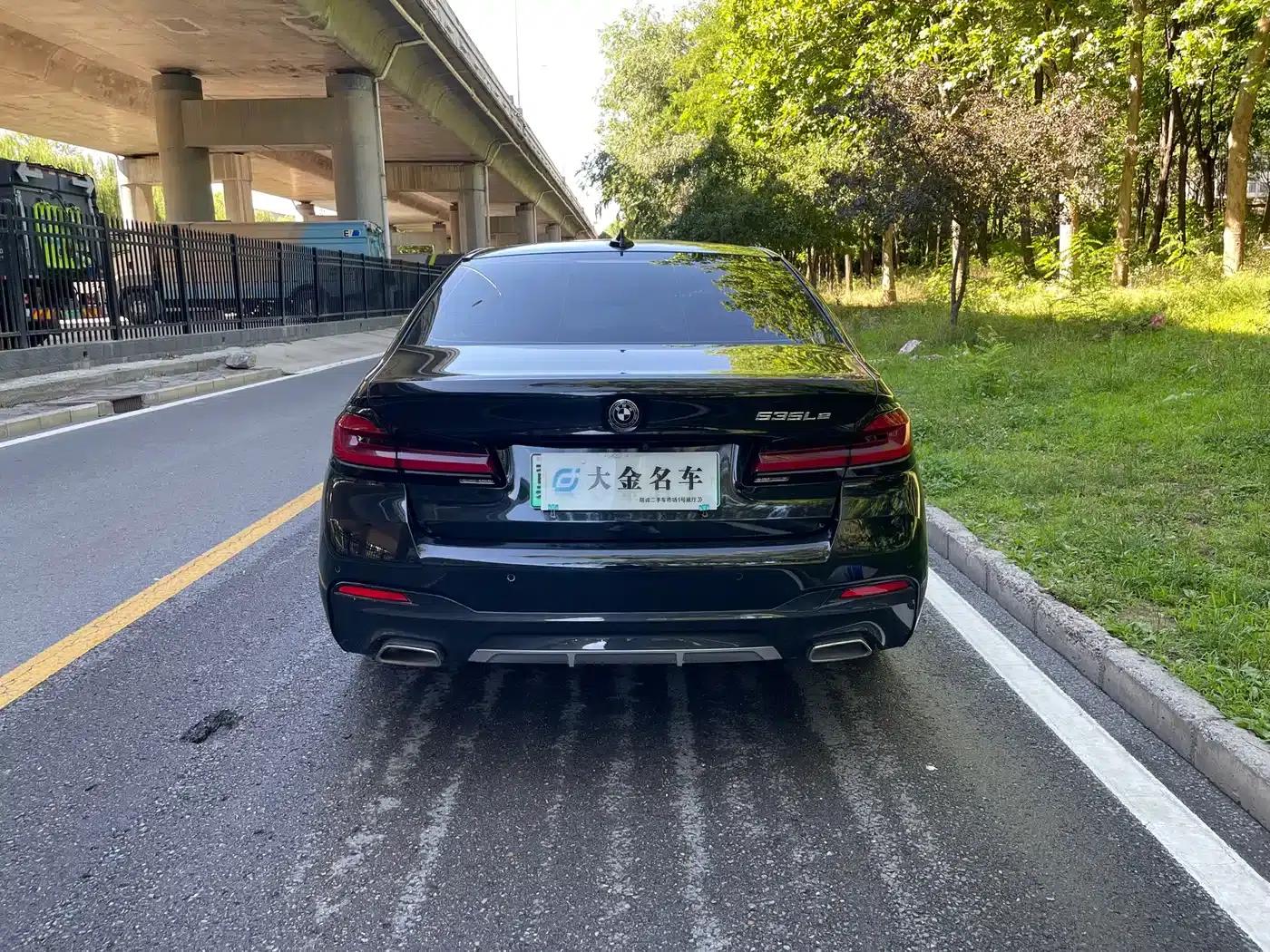 BMW 5 Series PHEV 2022 535Le M Sport Package — миниатюра 12