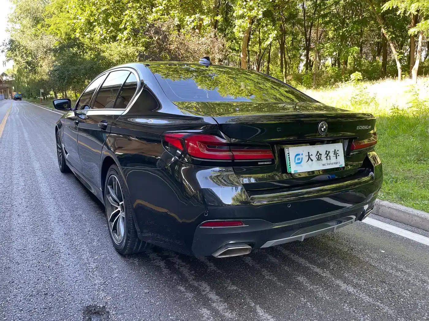 BMW 5 Series PHEV 2022 535Le M Sport Package — миниатюра 13