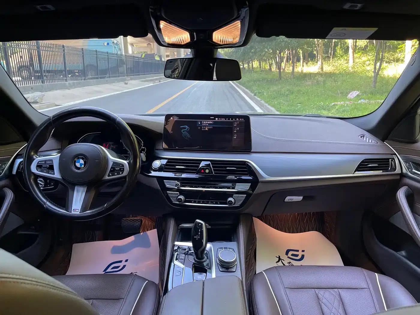 BMW 5 Series PHEV 2022 535Le M Sport Package — миниатюра 4