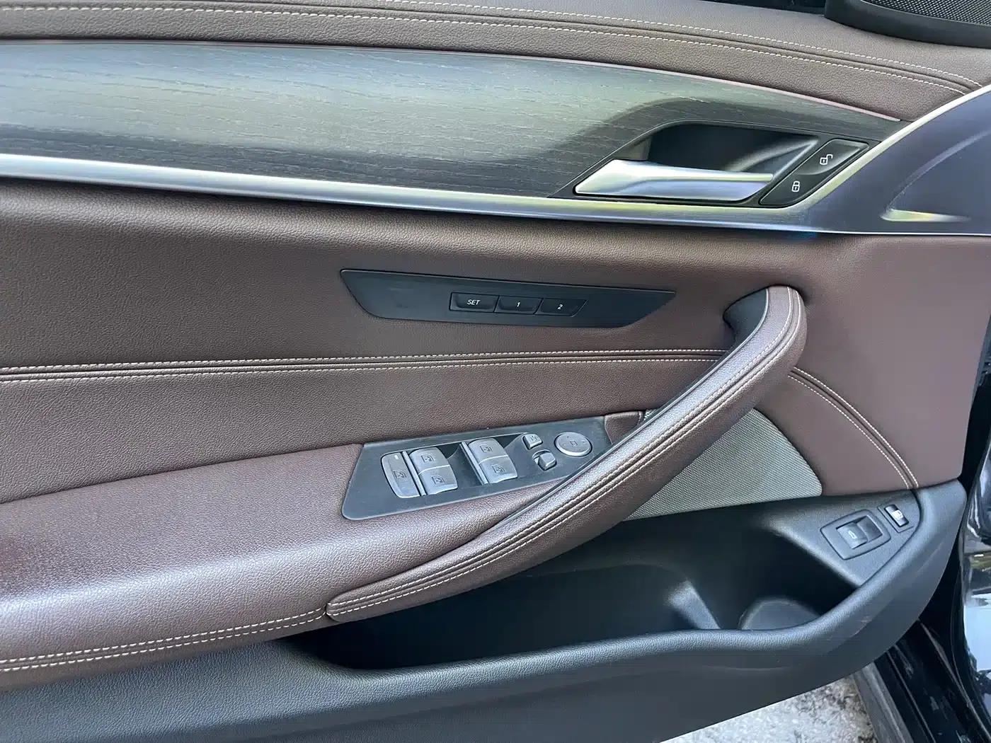 BMW 5 Series PHEV 2022 535Le M Sport Package — миниатюра 7