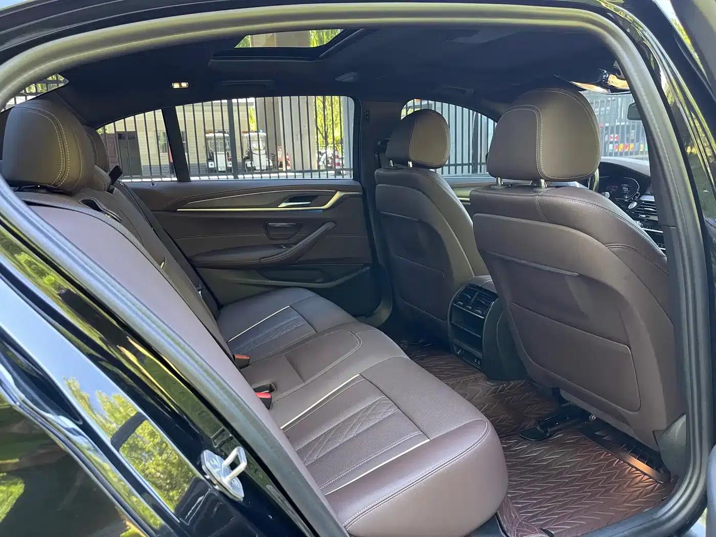 BMW 5 Series PHEV 2022 535Le M Sport Package — миниатюра 10