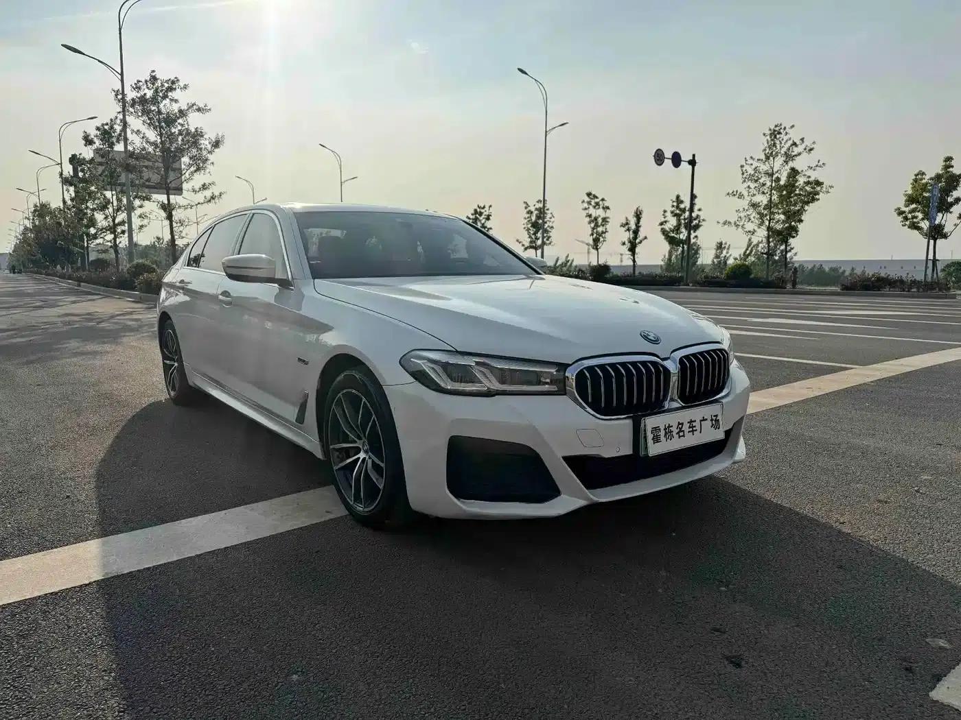 BMW 5 Series PHEV 2021 535Le M Sport Package — миниатюра 2