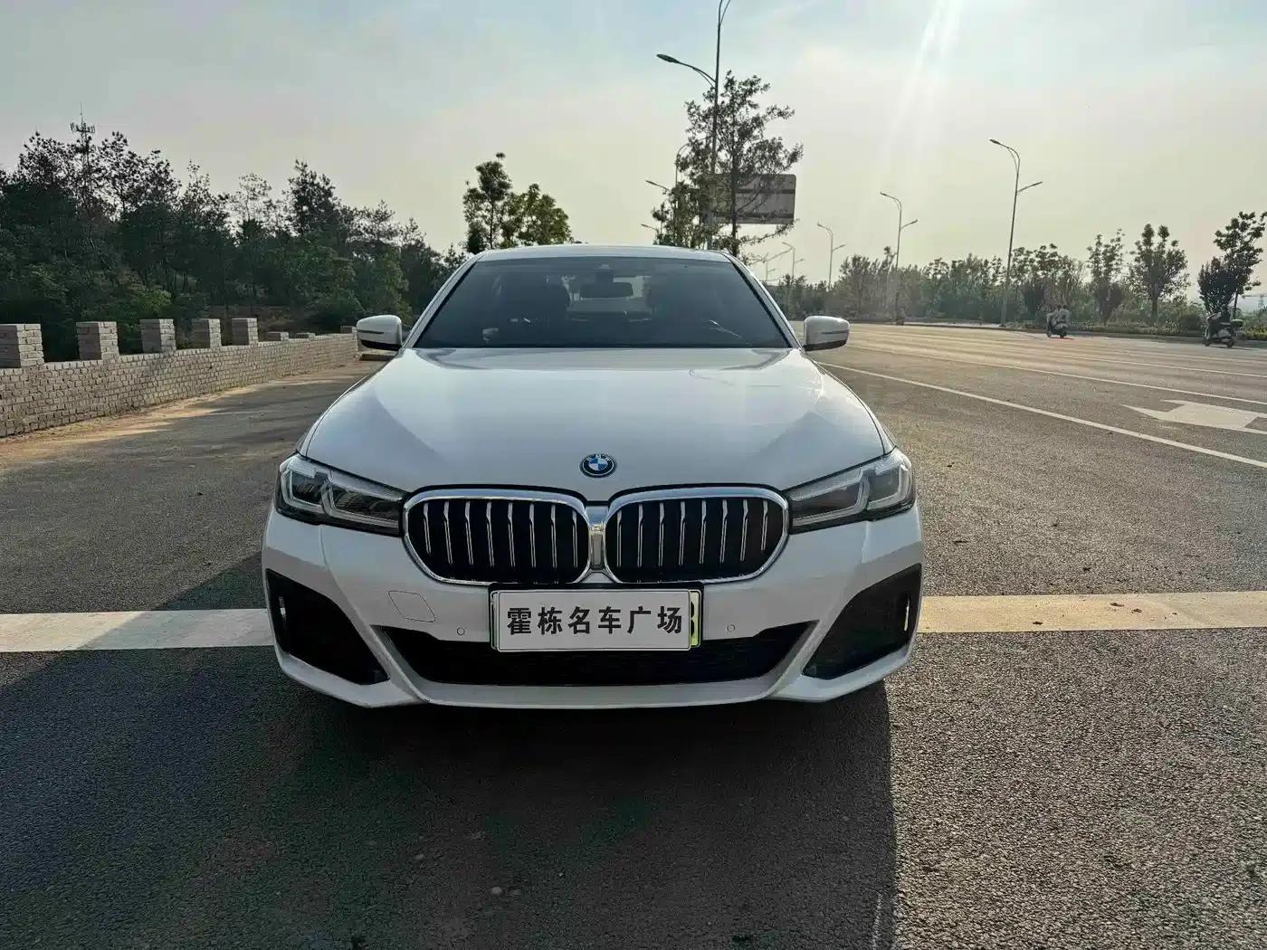 BMW 5 Series PHEV 2021 535Le M Sport Package — миниатюра 3