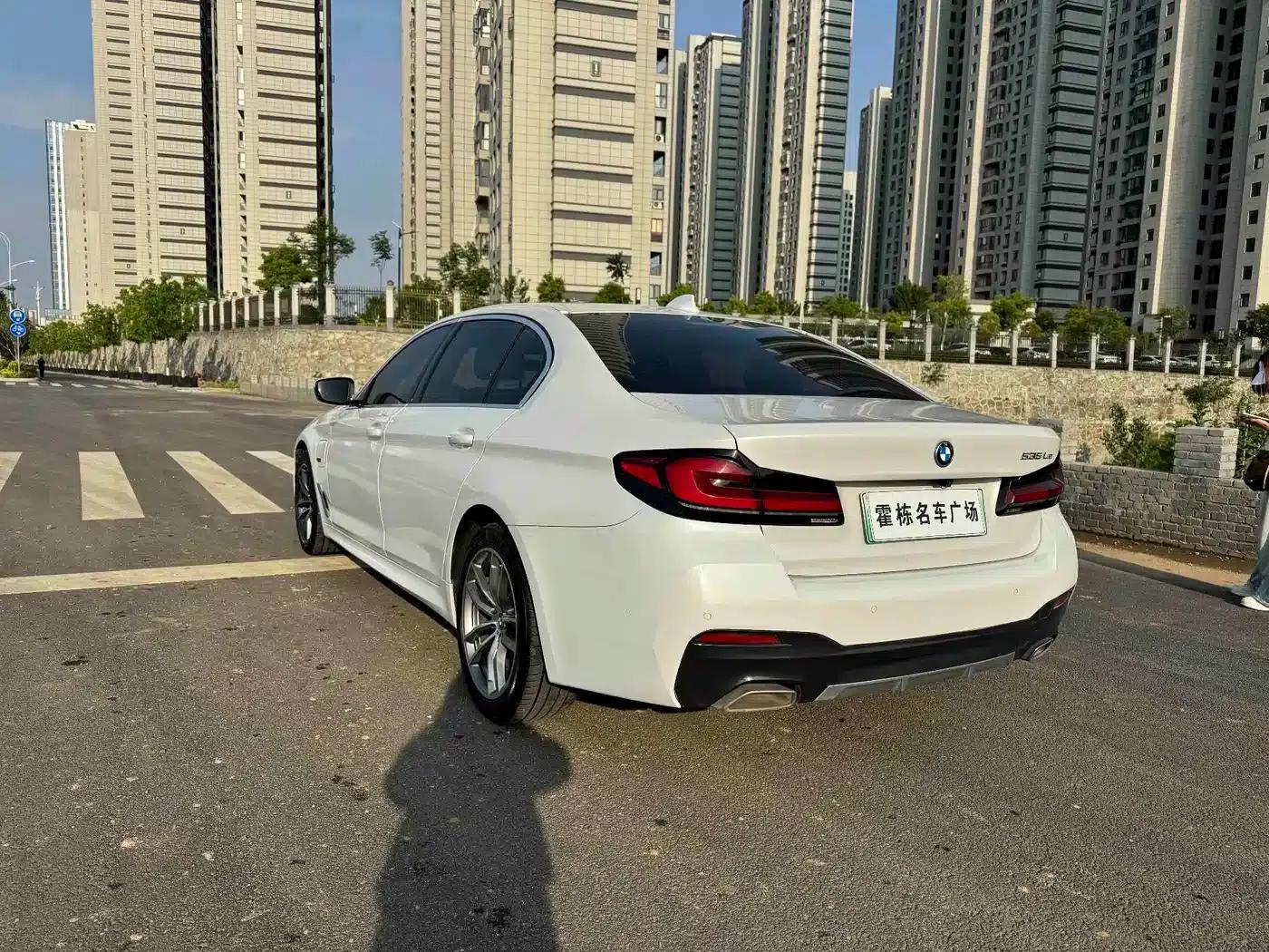 BMW 5 Series PHEV 2021 535Le M Sport Package — миниатюра 5