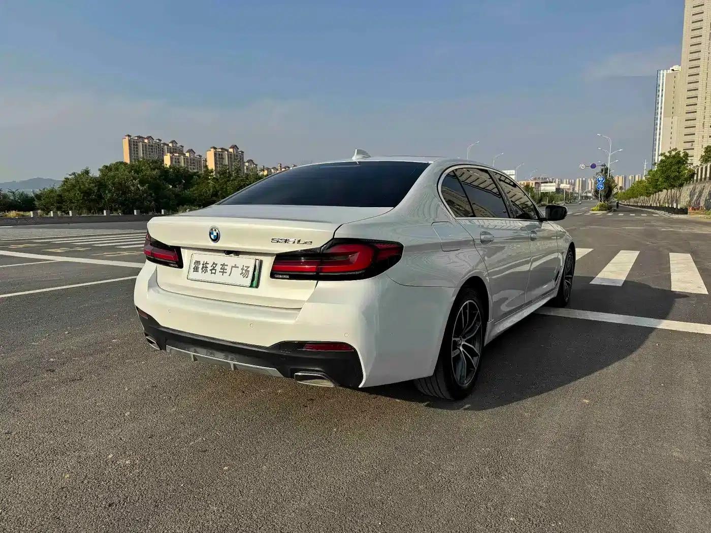 BMW 5 Series PHEV 2021 535Le M Sport Package — миниатюра 6