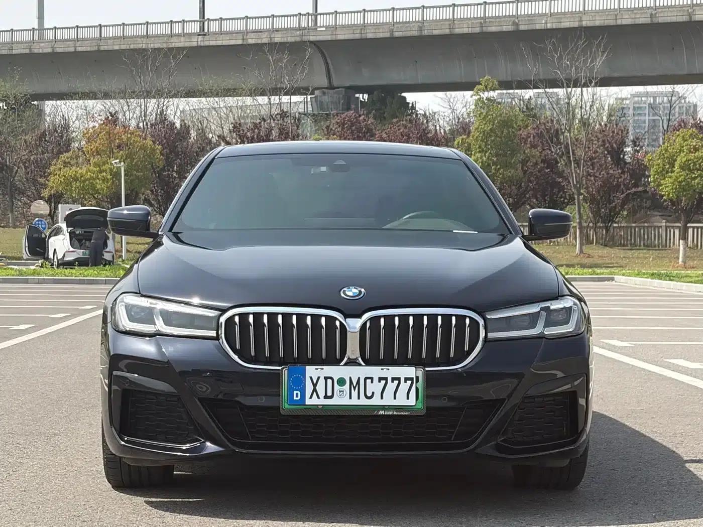 BMW 5 Series PHEV 2022 Facelift 535Le M Sport Package — миниатюра 2