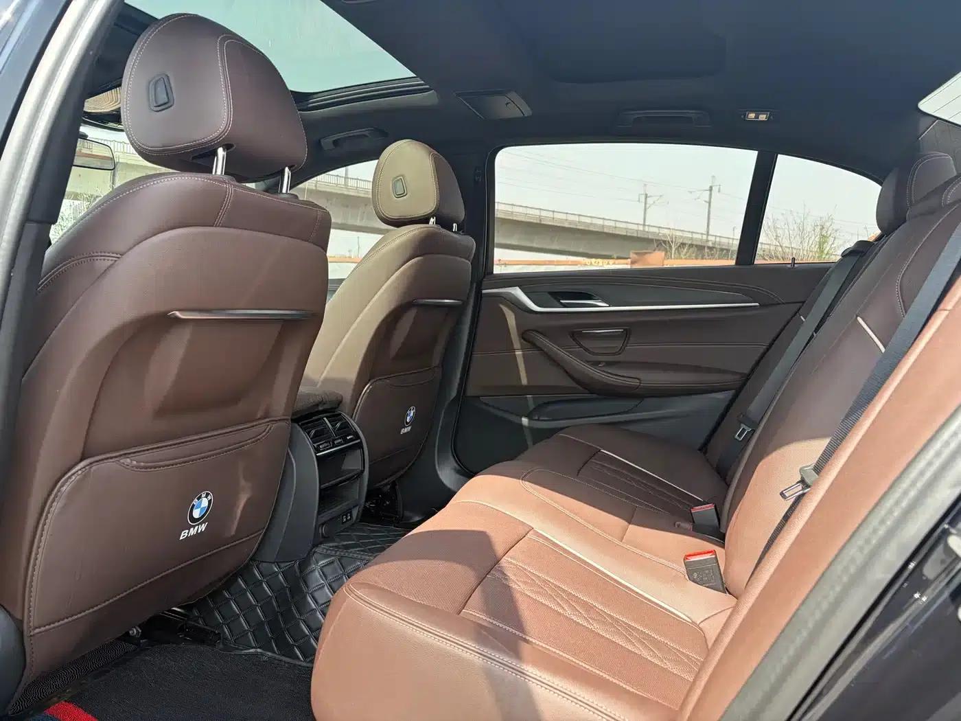 BMW 5 Series PHEV 2022 Facelift 535Le M Sport Package — миниатюра 11