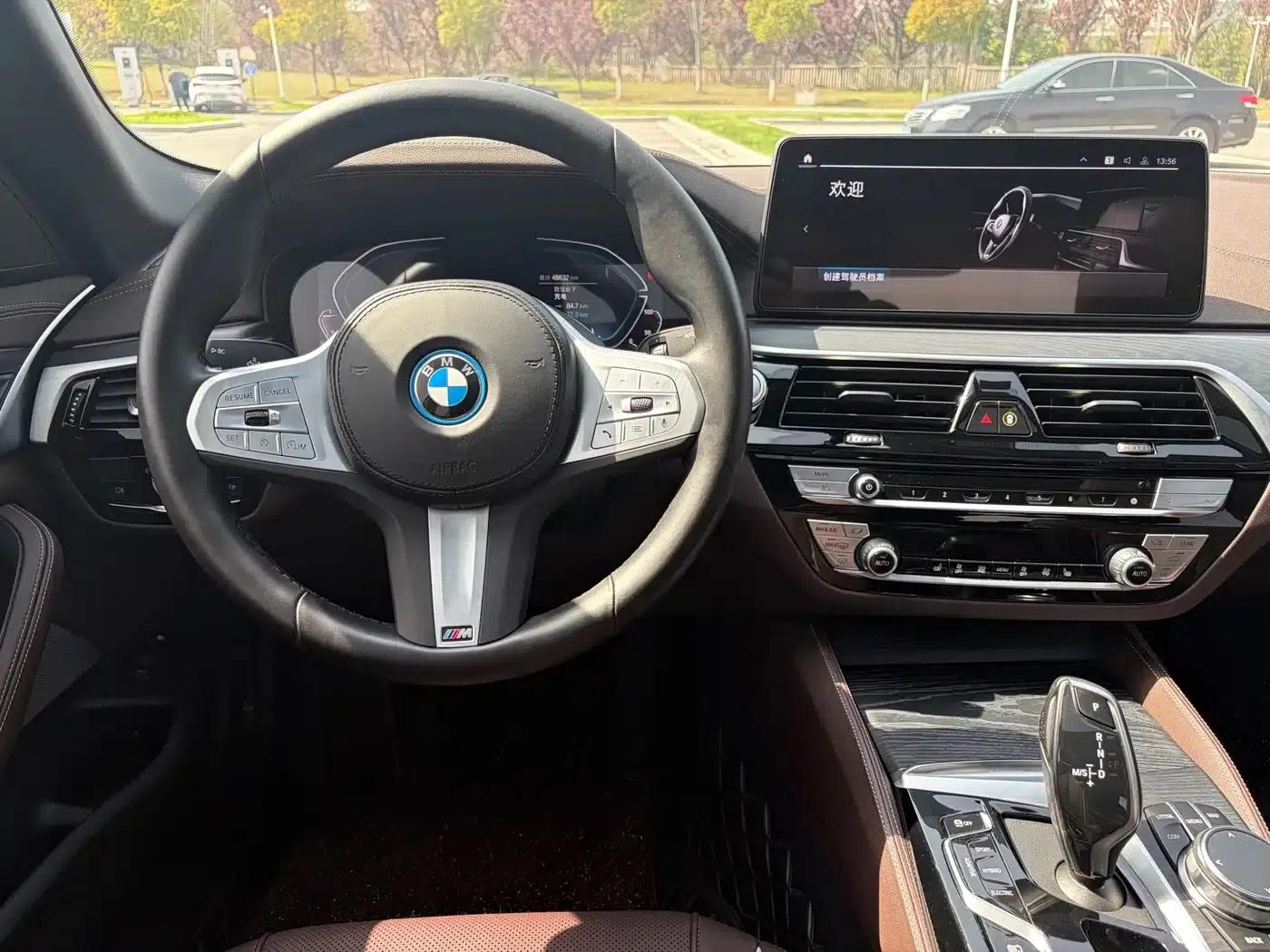 BMW 5 Series PHEV 2022 Facelift 535Le M Sport Package — миниатюра 12
