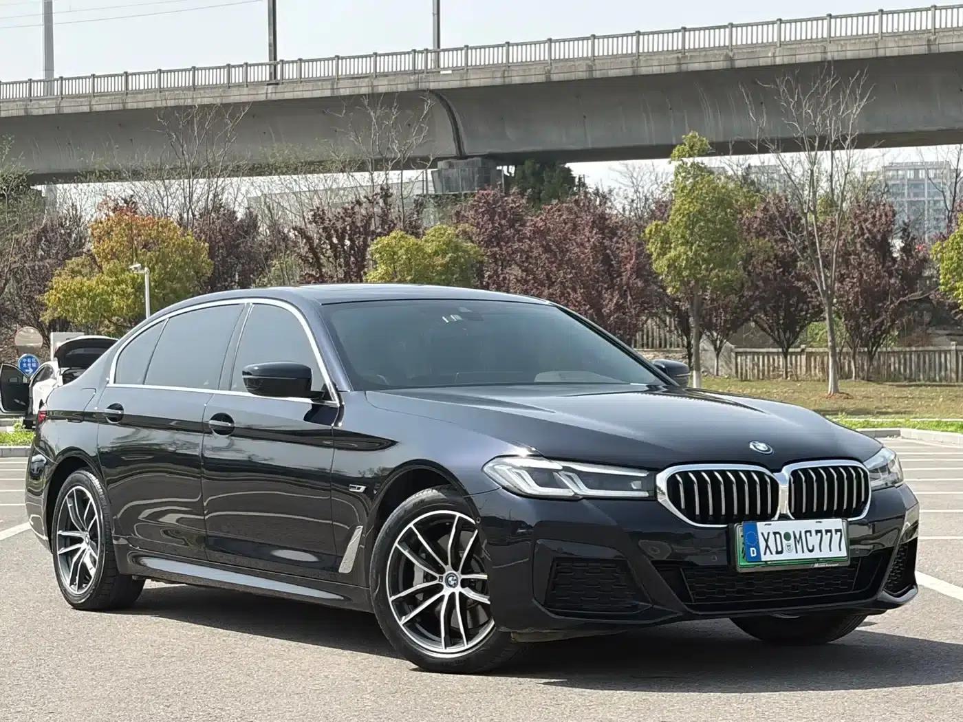 BMW 5 Series PHEV 2022 Facelift 535Le M Sport Package — миниатюра 16