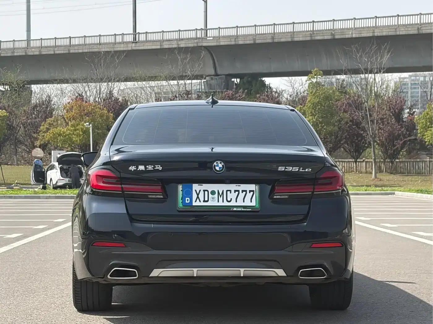 BMW 5 Series PHEV 2022 Facelift 535Le M Sport Package — миниатюра 3