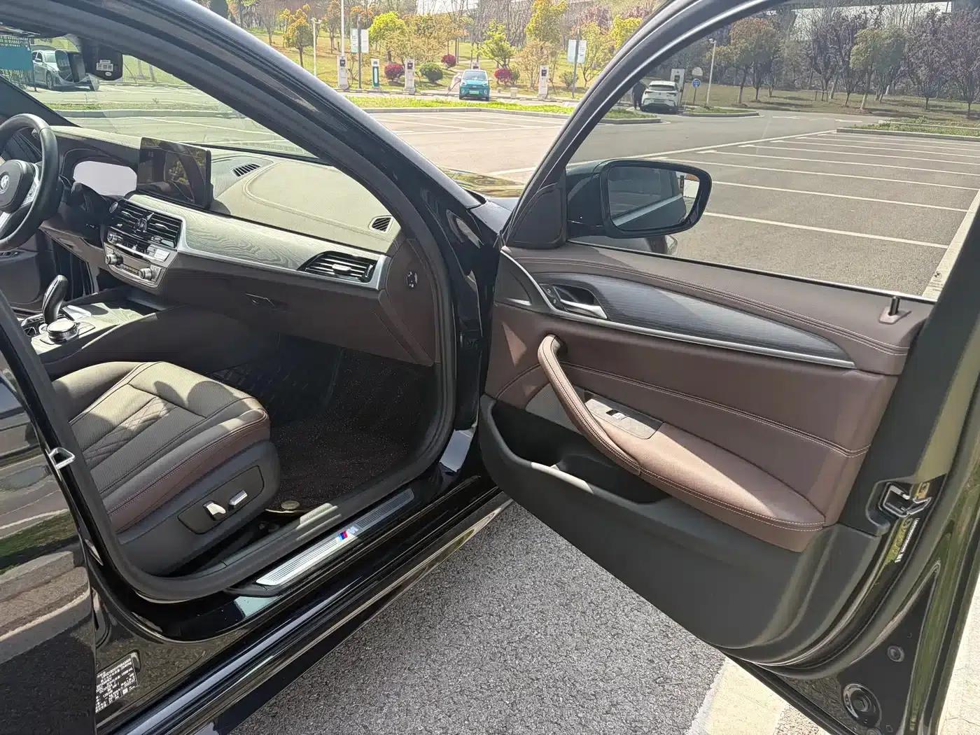 BMW 5 Series PHEV 2022 Facelift 535Le M Sport Package — миниатюра 10