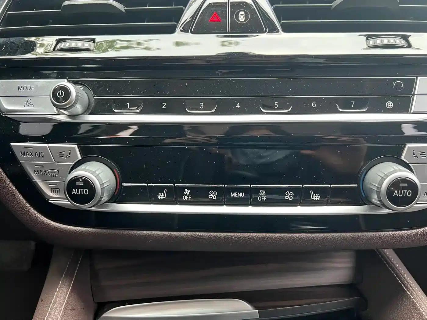 BMW 5 Series PHEV 2021 535Le Luxury Package — миниатюра 15