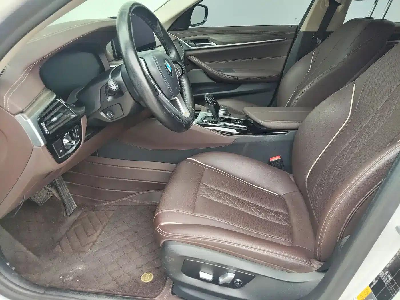 BMW 5 Series PHEV 2021 535Le Luxury Package — миниатюра 6