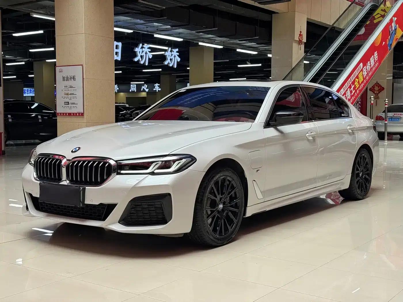 BMW 5 Series PHEV 2021 535Le M Sport Package — миниатюра 1