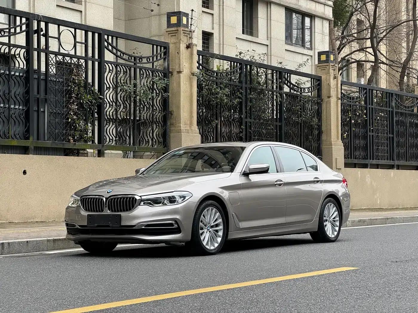 BMW 5 Series PHEV 2020 Mileage Upgrade Edition 530Le Luxury Package — миниатюра 1