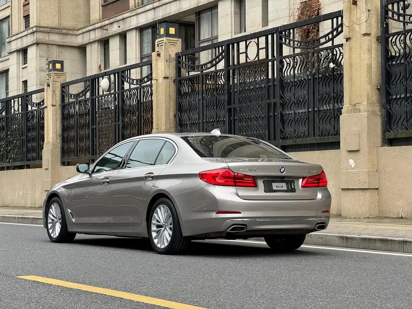 BMW 5 Series PHEV 2020 Mileage Upgrade Edition 530Le Luxury Package — миниатюра 3