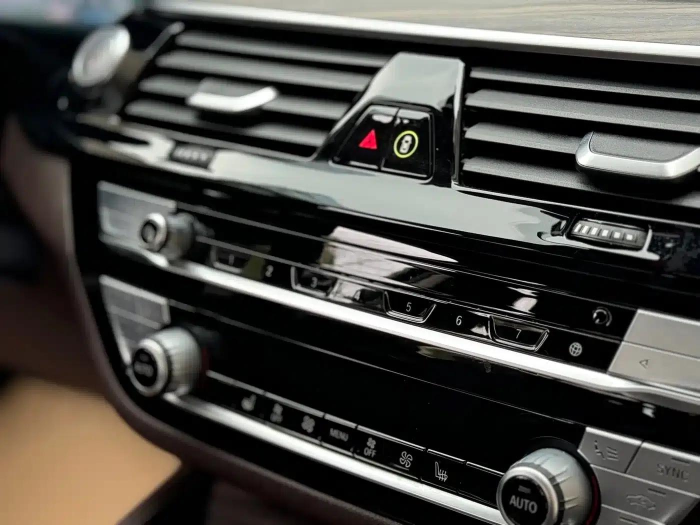 BMW 5 Series PHEV 2020 Mileage Upgrade Edition 530Le Luxury Package — миниатюра 25