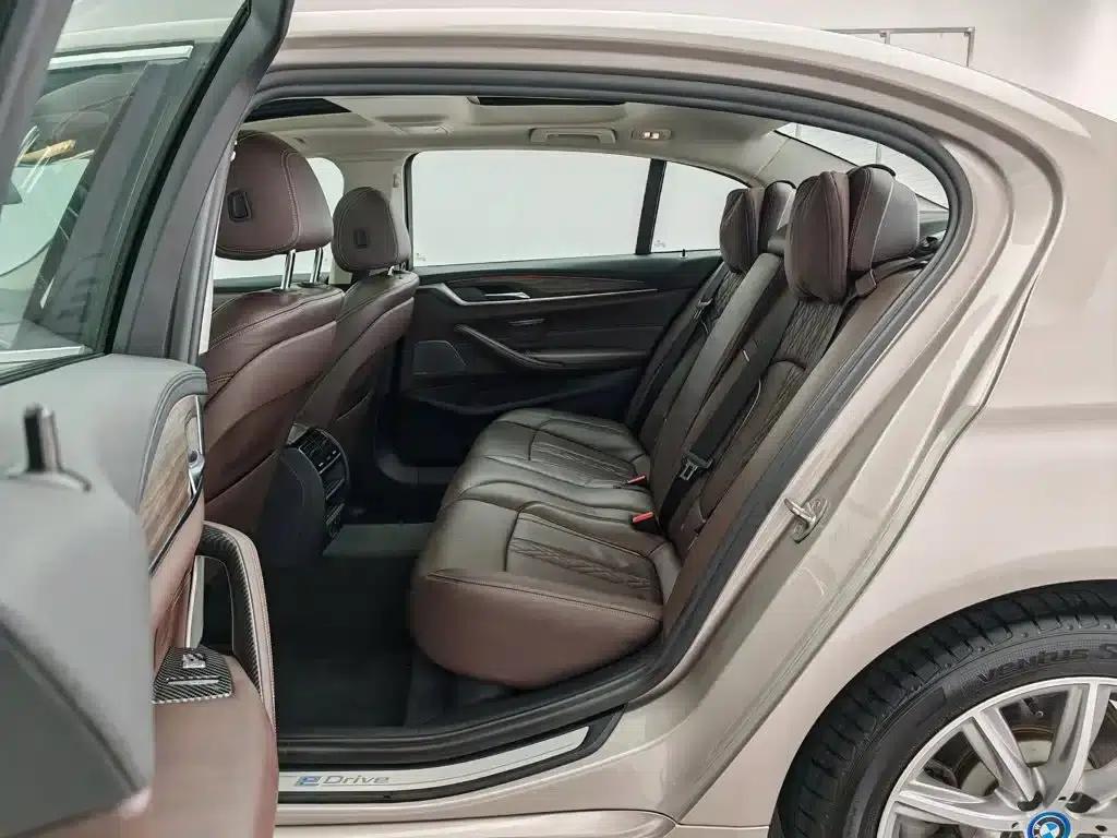 BMW 5 Series PHEV 2018 530Le Luxury Package — миниатюра 15