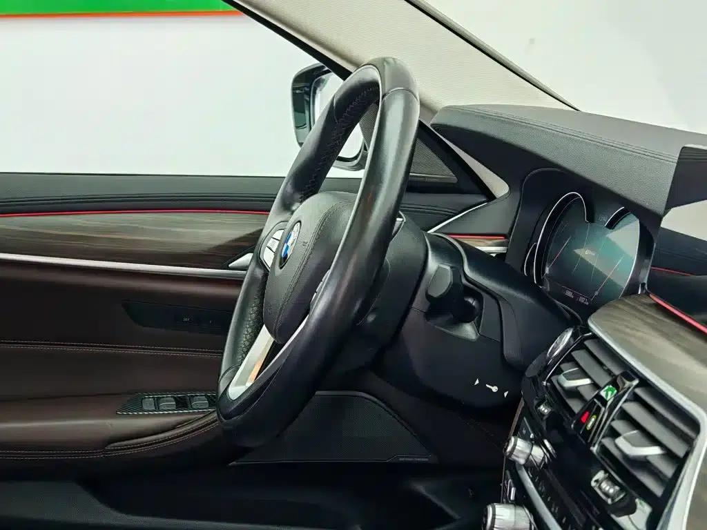 BMW 5 Series PHEV 2018 530Le Luxury Package — миниатюра 22