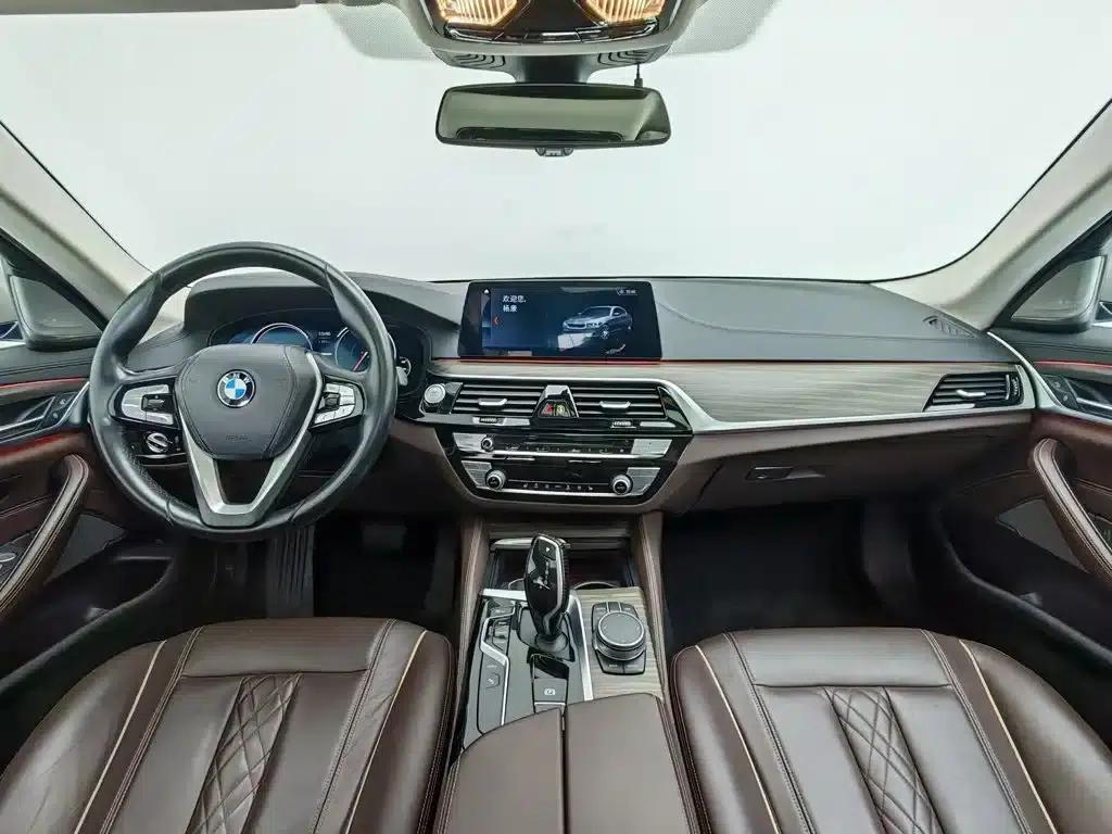 BMW 5 Series PHEV 2018 530Le Luxury Package — миниатюра 5