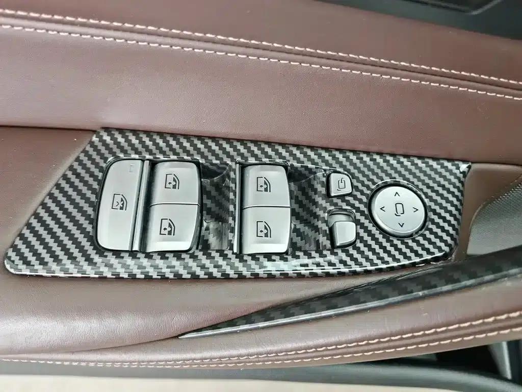 BMW 5 Series PHEV 2018 530Le Luxury Package — миниатюра 9