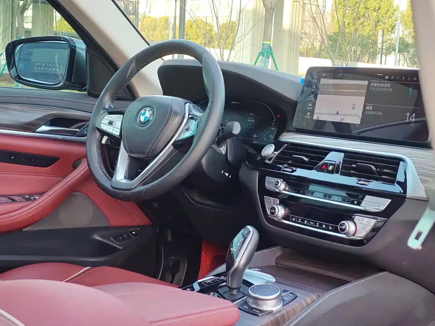 BMW 5 Series PHEV 2021 535Le Luxury Package — миниатюра 19