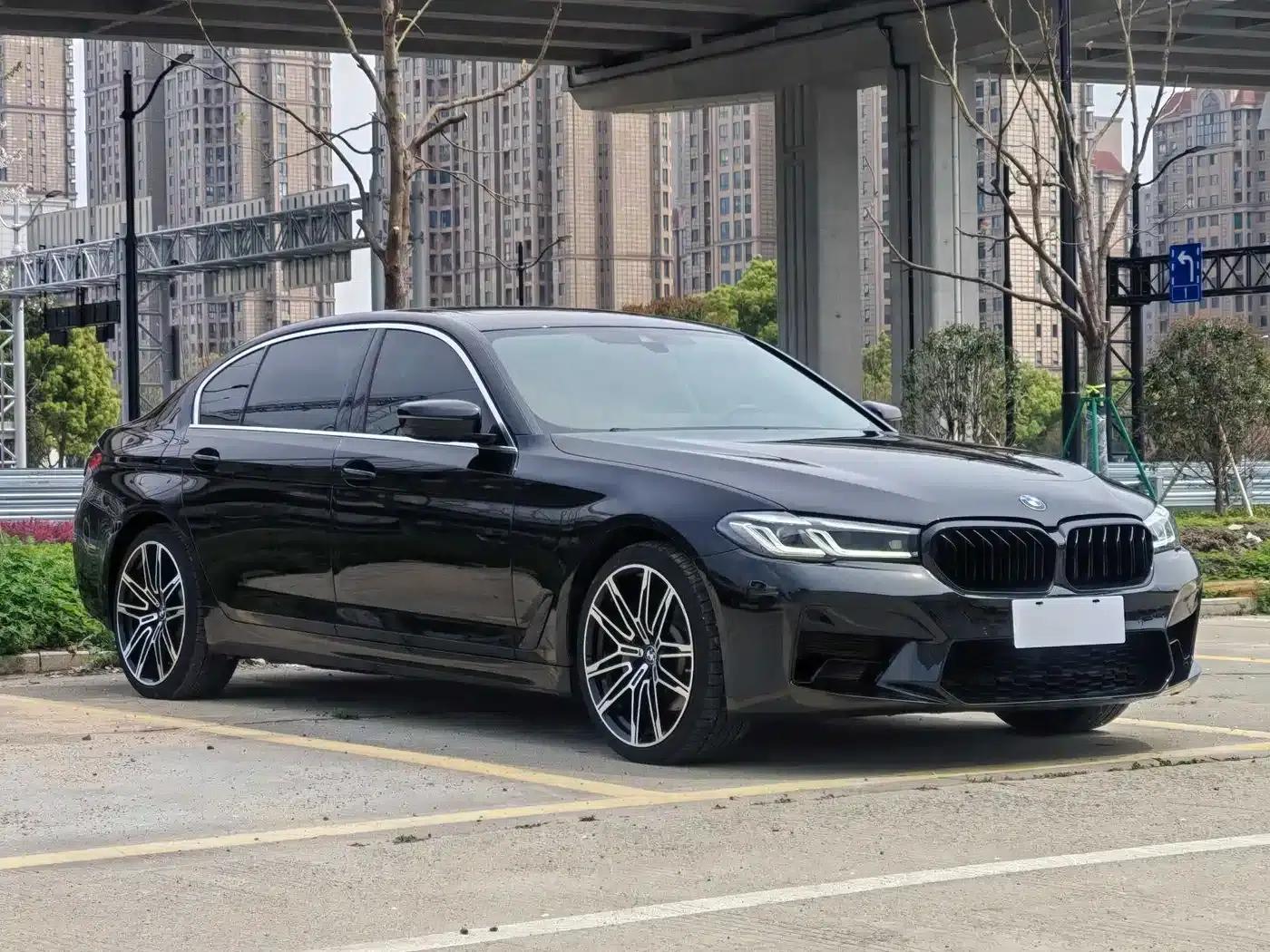 BMW 5 Series PHEV 2021 535Le Luxury Package — миниатюра 3