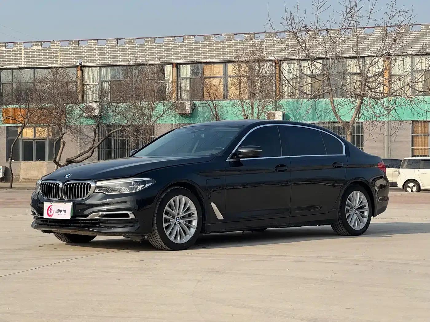 BMW 5 Series PHEV 2020 530Le Luxury Package — миниатюра 1