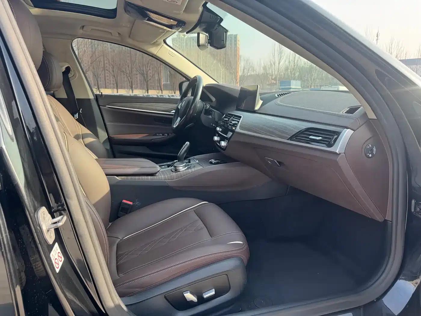 BMW 5 Series PHEV 2020 530Le Luxury Package — миниатюра 12
