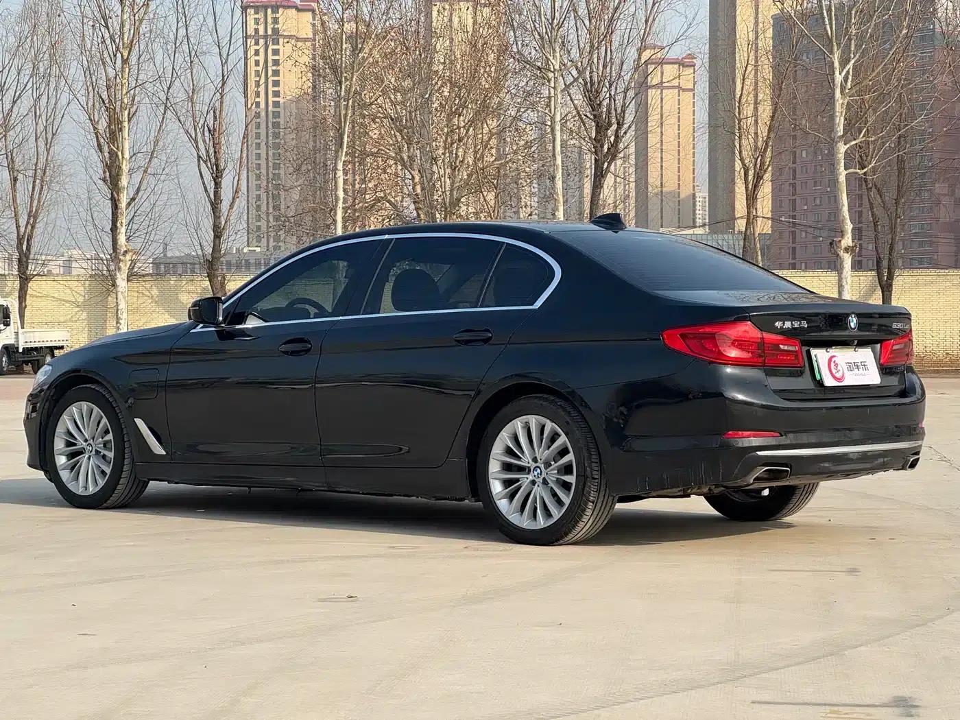 BMW 5 Series PHEV 2020 530Le Luxury Package — миниатюра 19