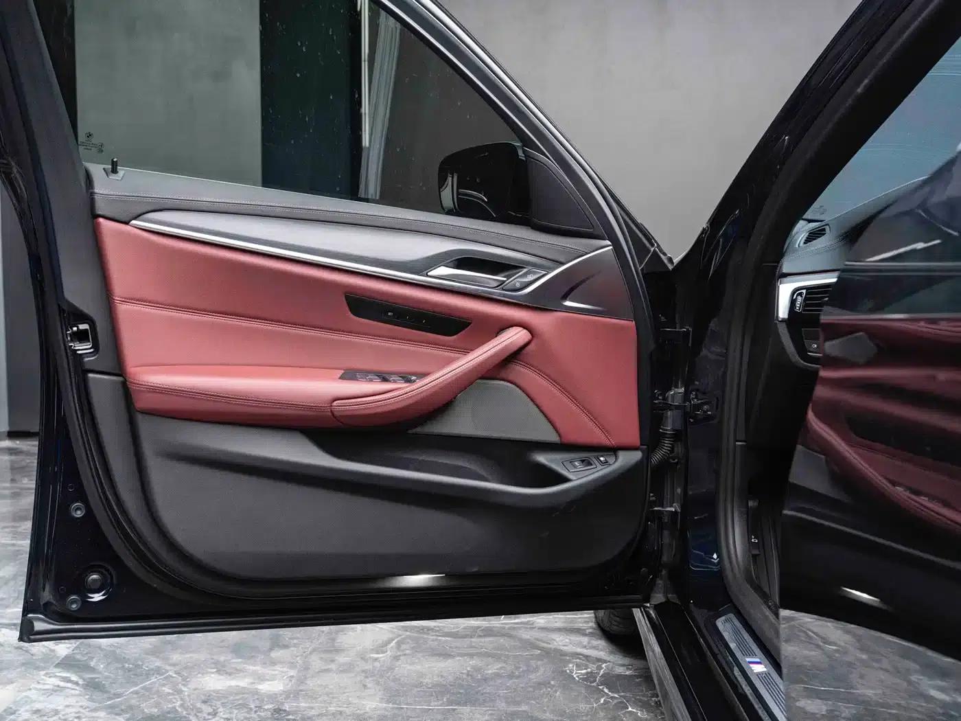 BMW 5 Series PHEV 2022 Facelift 535Le M Sport Package — миниатюра 13