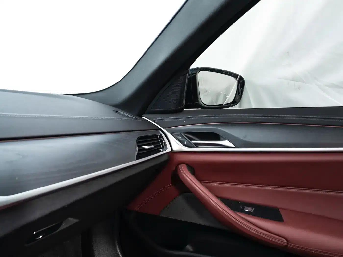 BMW 5 Series PHEV 2022 Facelift 535Le M Sport Package — миниатюра 17