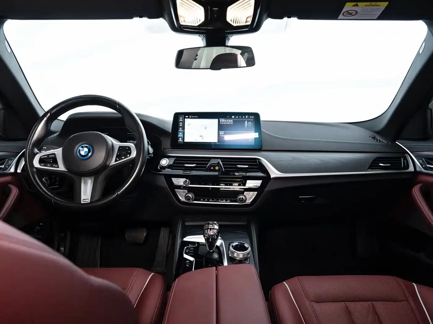 BMW 5 Series PHEV 2022 Facelift 535Le M Sport Package — миниатюра 24