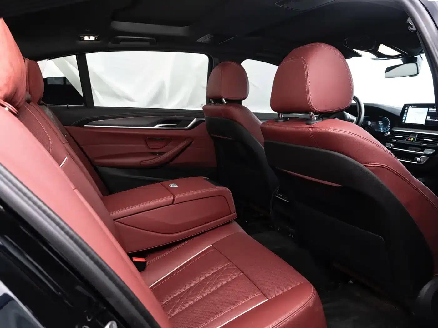 BMW 5 Series PHEV 2022 Facelift 535Le M Sport Package — миниатюра 26