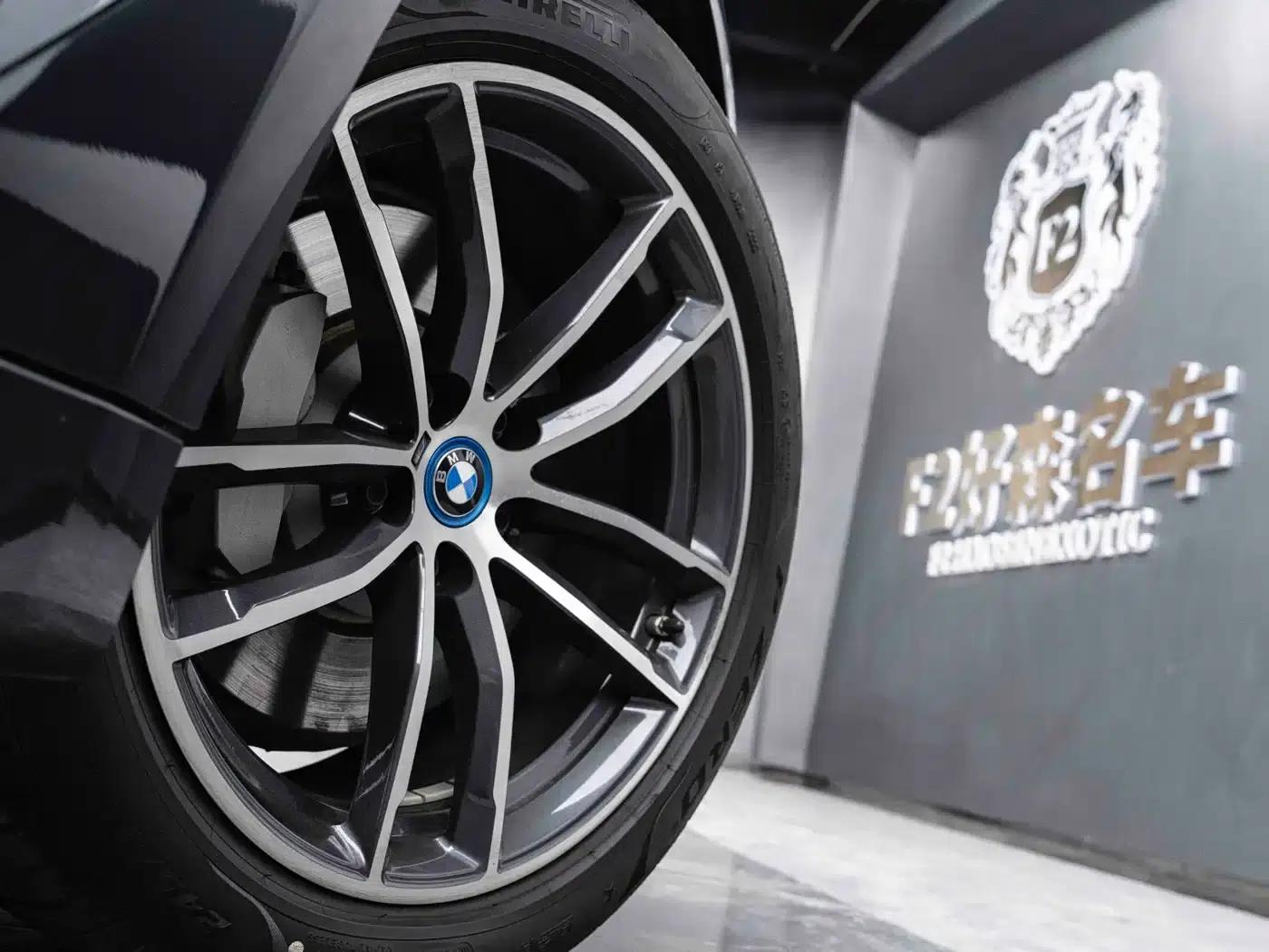 BMW 5 Series PHEV 2022 Facelift 535Le M Sport Package — миниатюра 10